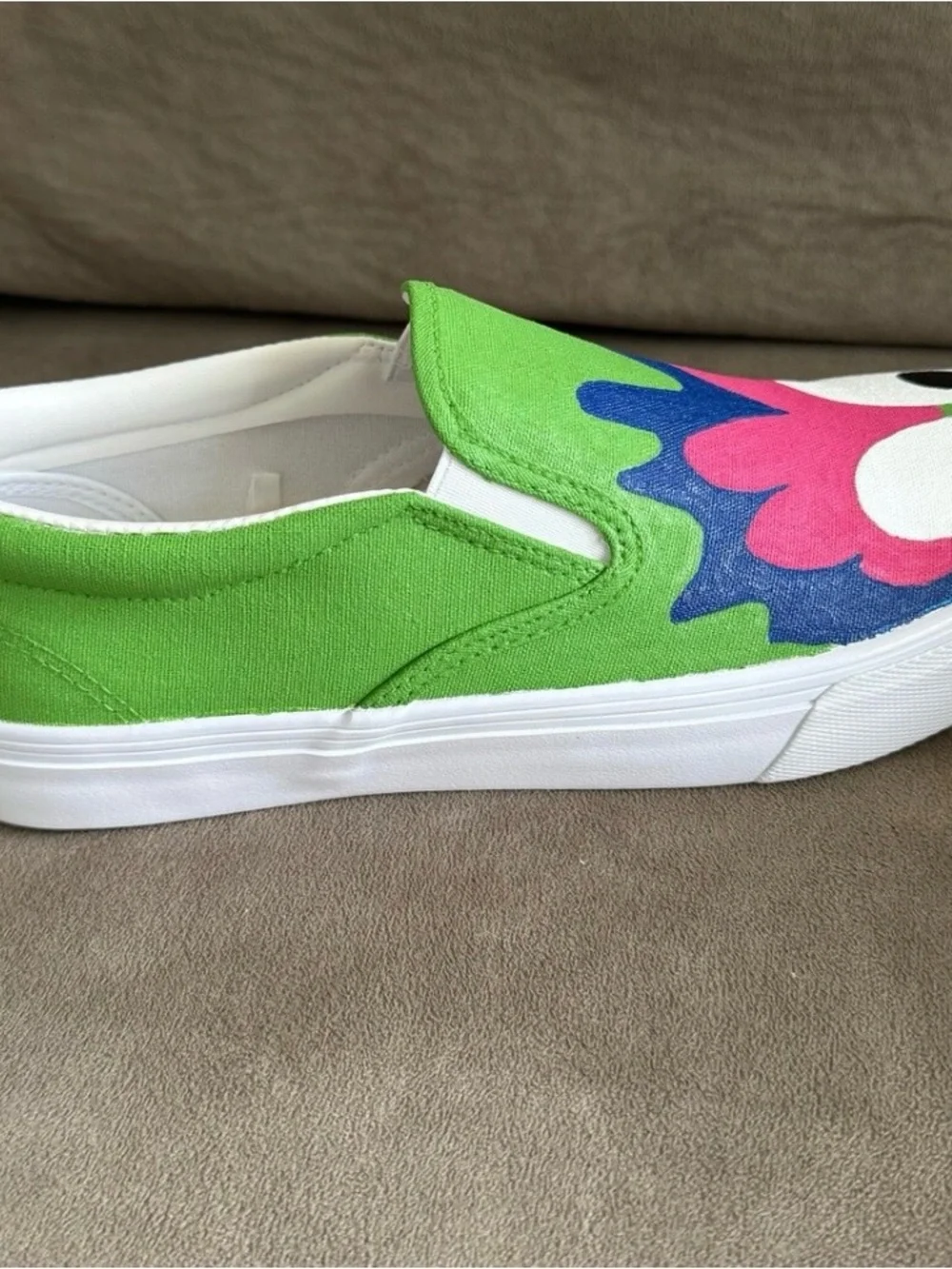 None bright green